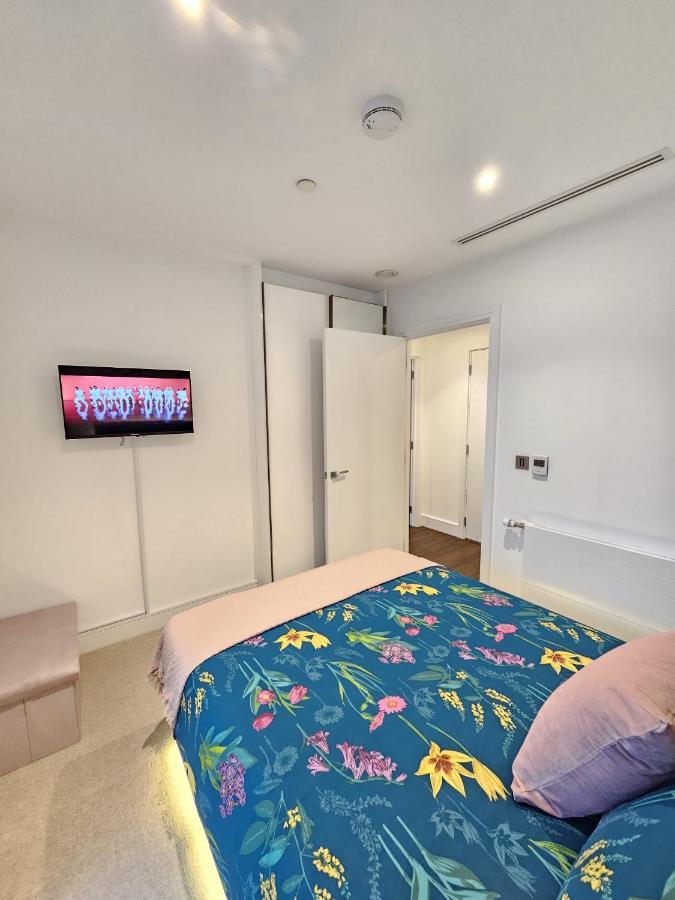 2 Bed Luxurious Canary Wharf Appartamento