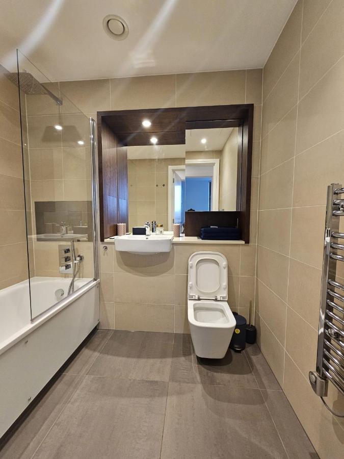 2 Bed Luxurious Canary Wharf Appartamento Londra